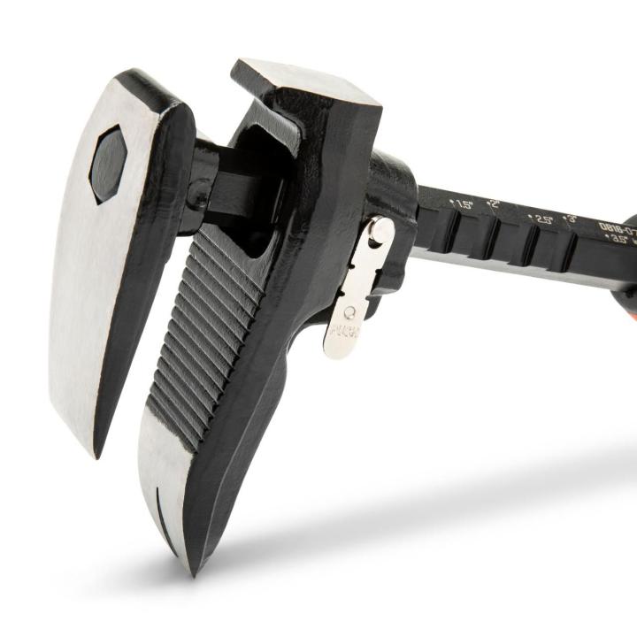 Close up image of the Crescent 16" adjustable head