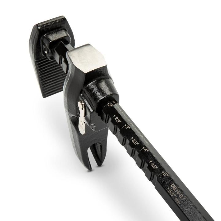 Image of the Crescent 24" adjustable pry bar showing a close up view of the striking surface for use with a hammer or mallet